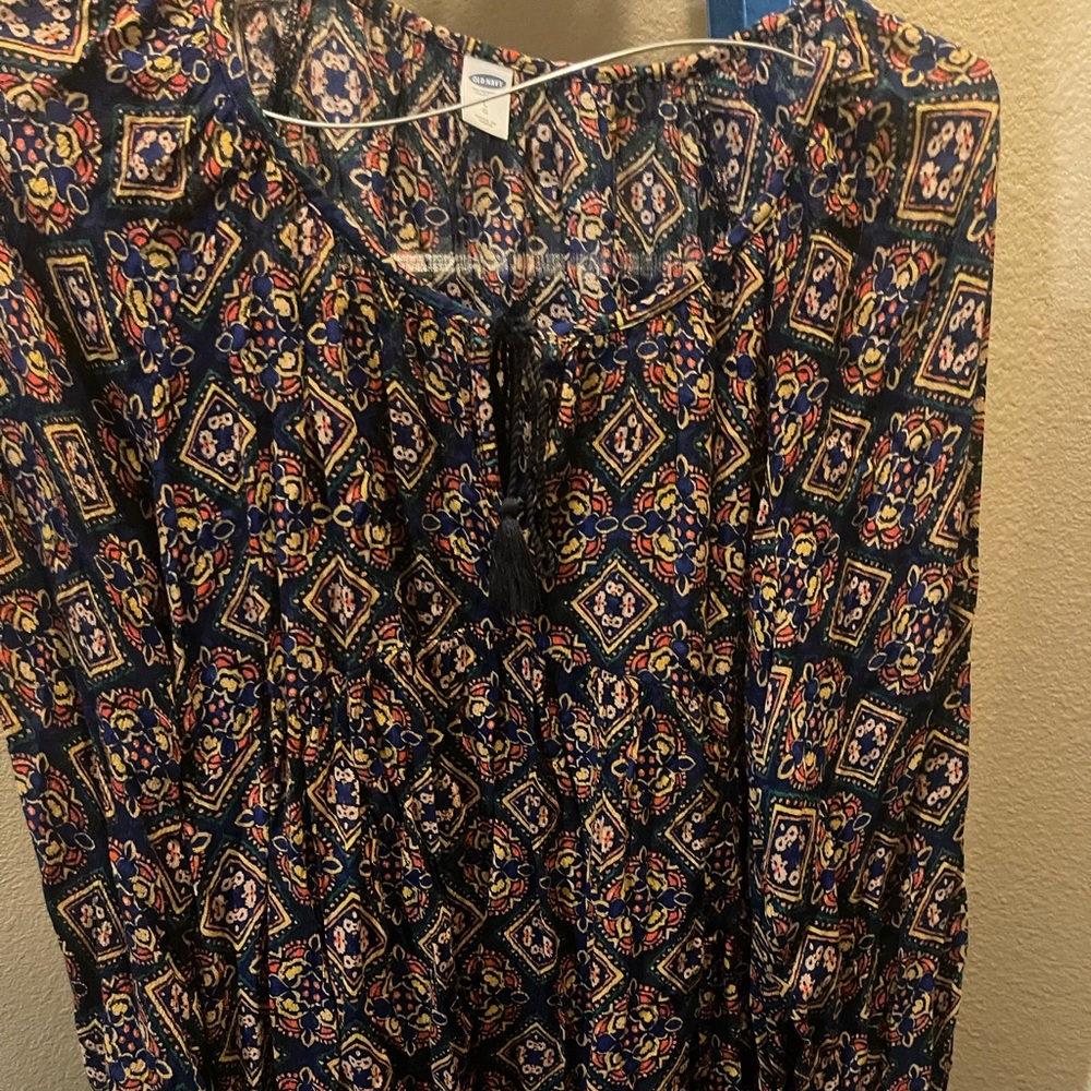 Patterned blouse! Lots of colors gold, peach, royal blue and Kelly green.